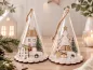 Preview: Weihnachtlicher Glasanhänger Tanne mit Wintermotiv – Weihnachtsdeko in Gold, Natur & Grün