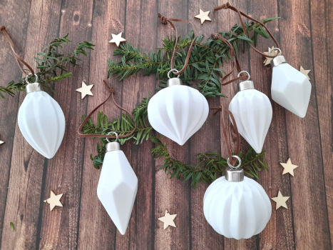 Weihnachtsbaumschmuck Ornamente weiß Keramik
