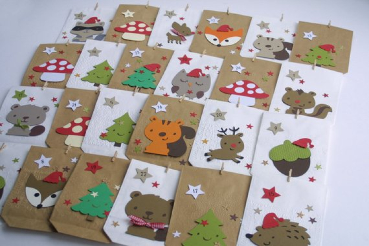 Handgemachter Adventskalender mit Waldtieren – 24 Papiertüten in Weiß & Braun