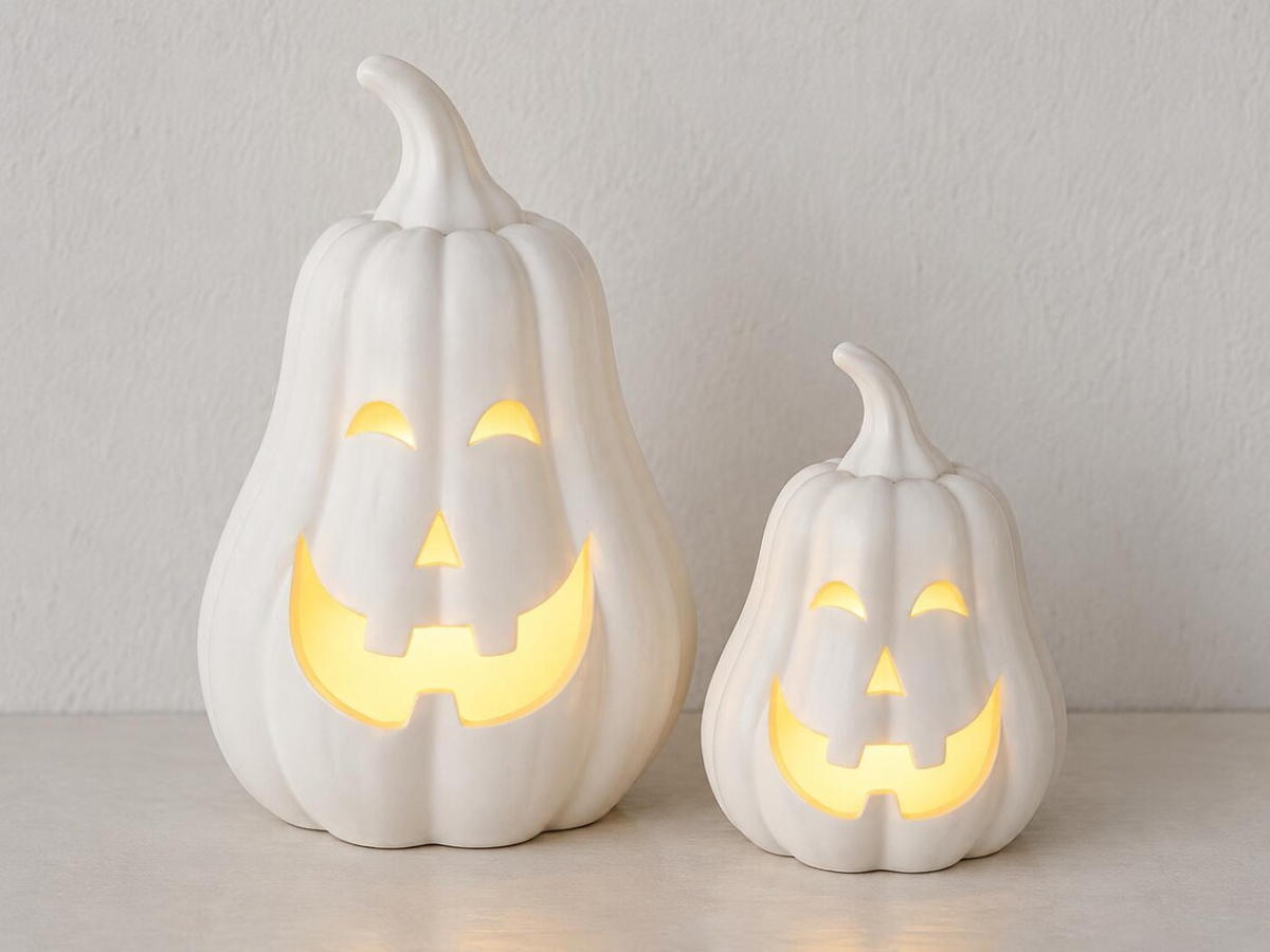 2er Set LED Halloween-Kürbisse aus Porzellan – leuchtende Kürbis-Deko in Warmweiß
